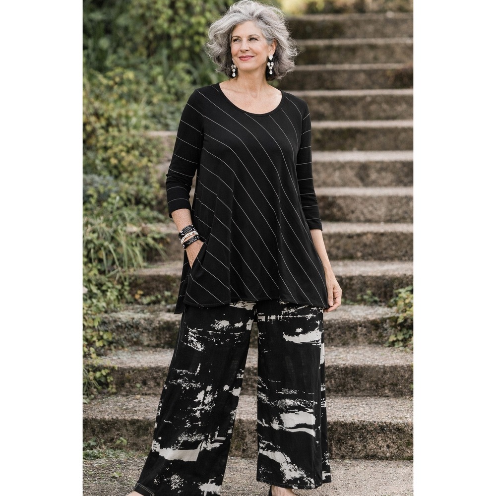 IC By Connie K NWT Black White Stripe Asymmetrical Tunic Top Lagenlook- Size S